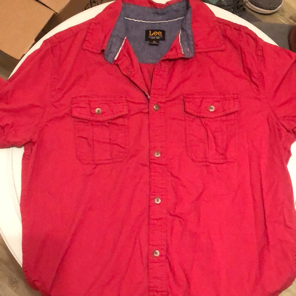 Button up Lee shirt red.